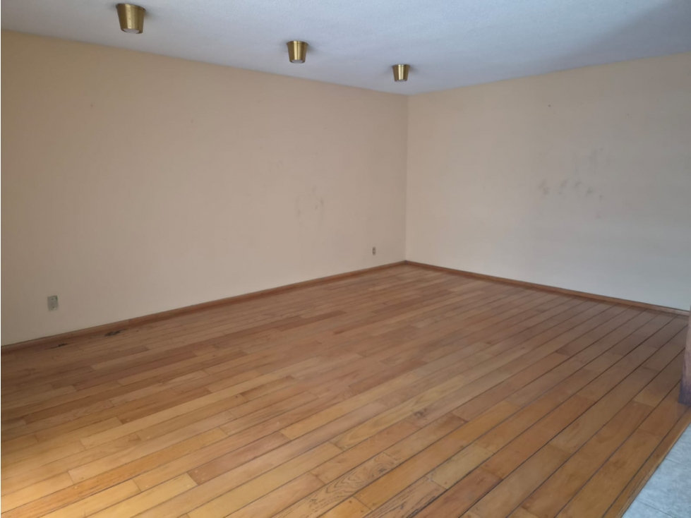 Estupenda Casa para remodelar con gran Jardín de 233 metros — foto 5