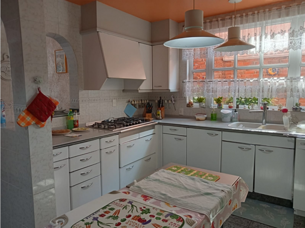 HERMOSA RESIDENCIA EN COLINAS DEL BOSQUE — foto 3