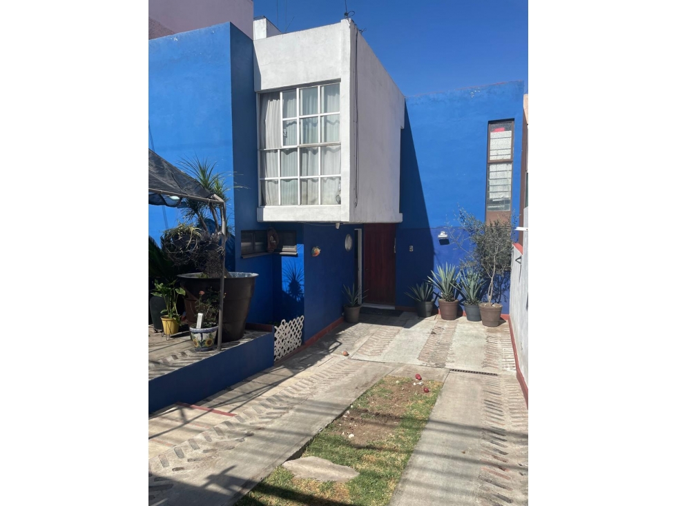 APROVECHA Y REMODELA ESTA CASA CON BUENOS ESPACIOS