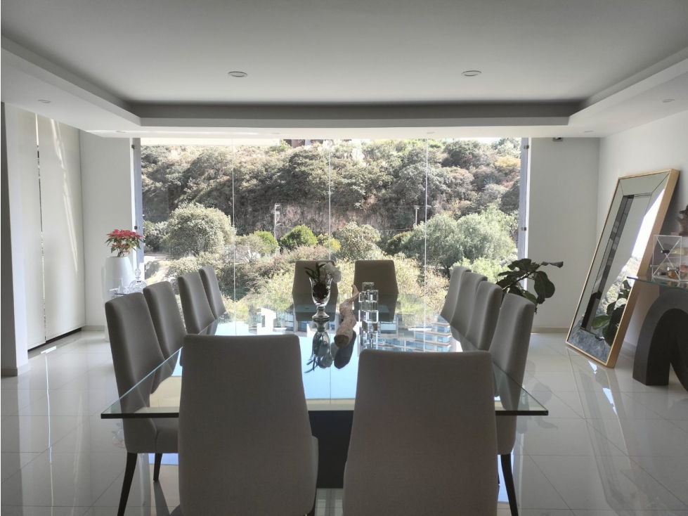 HERMOSA RESIDENCIA EN BOSQUE ESMERALDA CON GRAN DISEÑO — foto 2