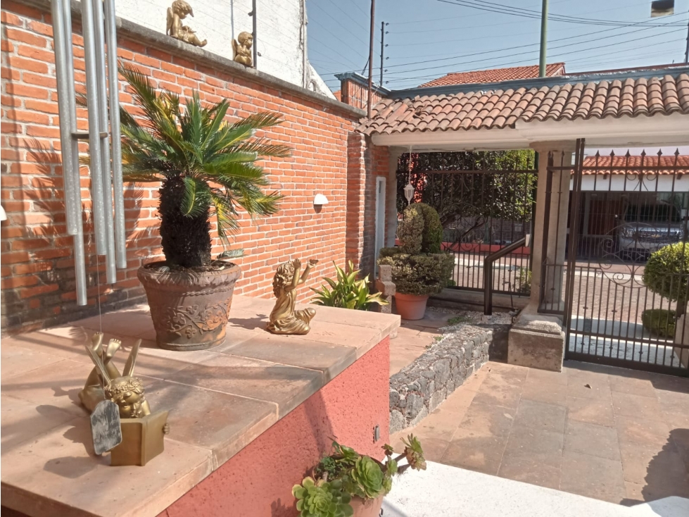 HERMOSA RESIDENCIA EN COLINAS DEL BOSQUE