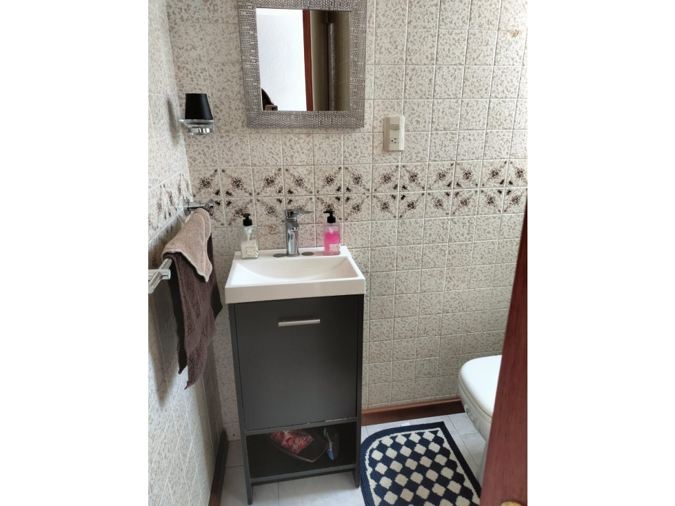 APROVECHA Y REMODELA ESTA CASA CON BUENOS ESPACIOS — foto 6