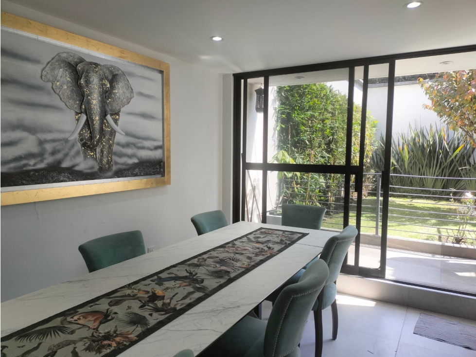 REESTRENA HERMOSA CASA REMODELADA EN SANTA MÓNICA — foto 2