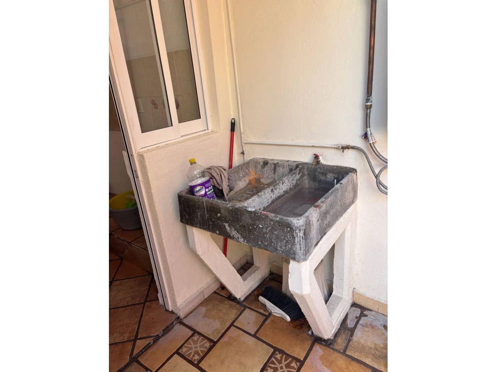 ACOGEDORA CASA EN JARDINES DE SAN MIGUEL EN CONDOMINIO — foto 5