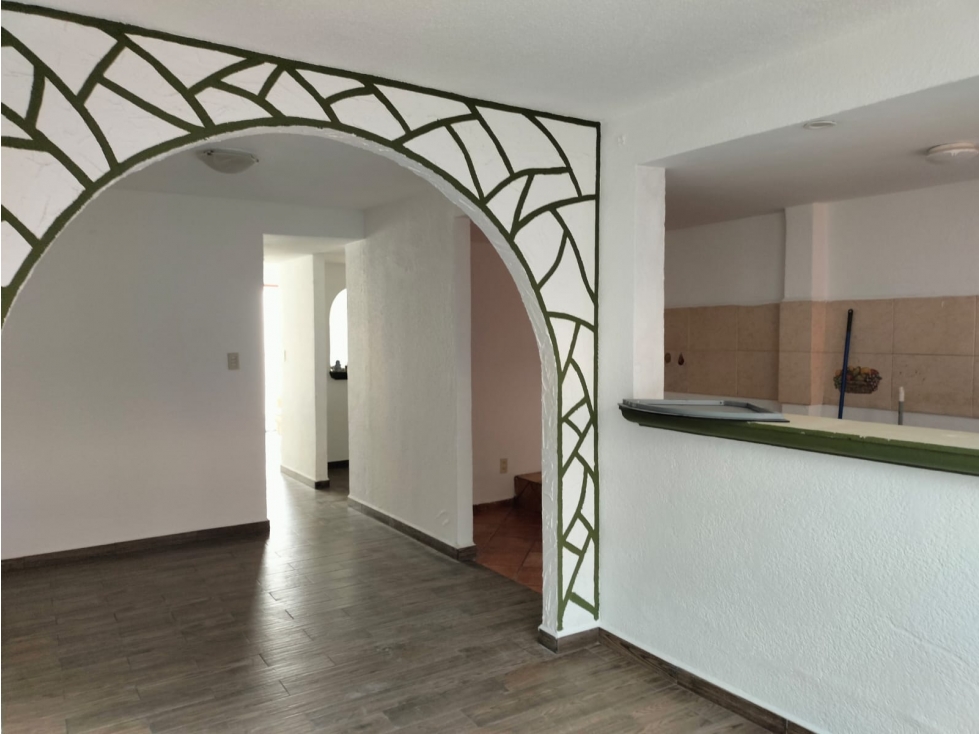 ACOGEDORA CASA EN JARDINES DE SAN MIGUEL EN CONDOMINIO — foto 5