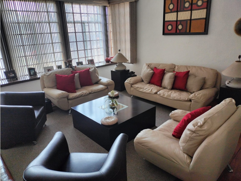 ACOGEDORA RESIDENCIA EN ECONOMISTAS, CON ESPACIOS GENEROSOS — foto 5
