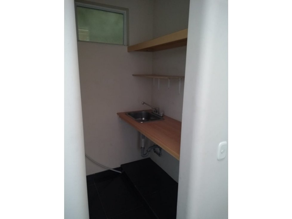 ARRIENDO CASA OFICINA SANTA BARBARA $14 MILLONES - 2