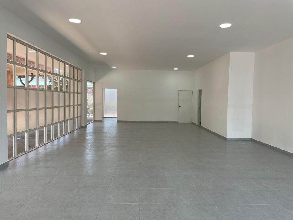 ARRIENDO LOCAL COMERCIAL 138 M2 $17 M CON ADMIN + IVA
