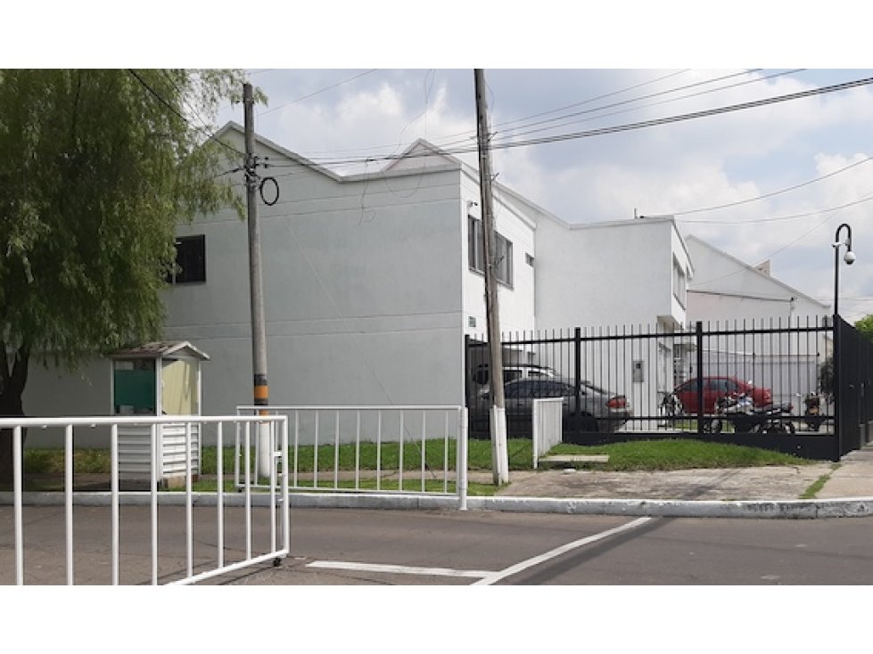 VENDO CASA PONTEVEDRA 460 M2 $1.780 MILLONES