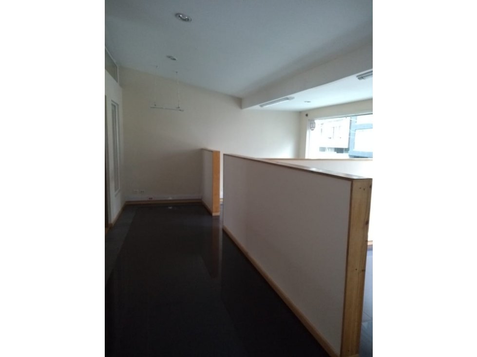ARRIENDO CASA OFICINA SANTA BARBARA $14 MILLONES - 3