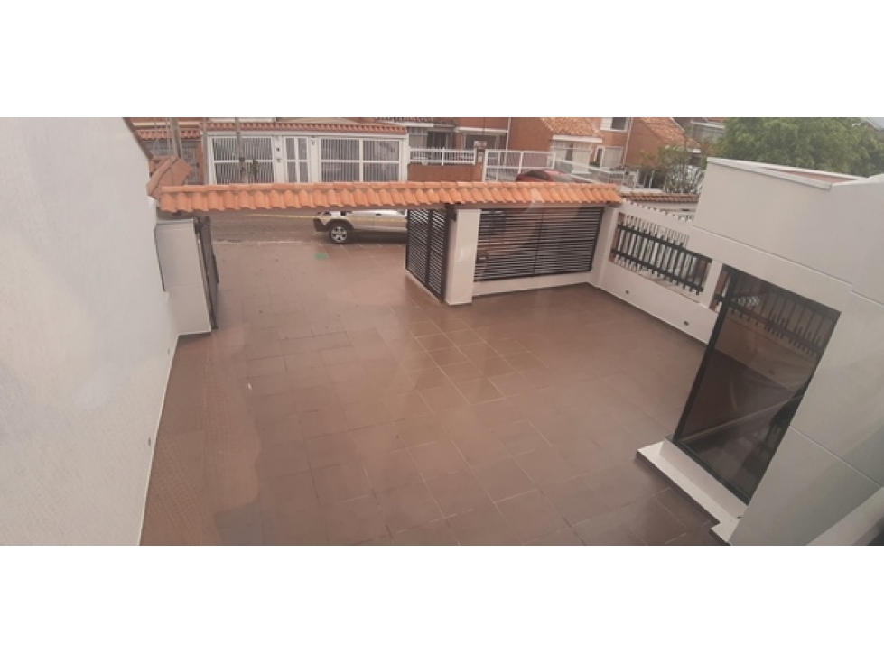 CASA PARA OFICINAS ALHAMBRA - 390 M2 - 1980 MILLONES - 2