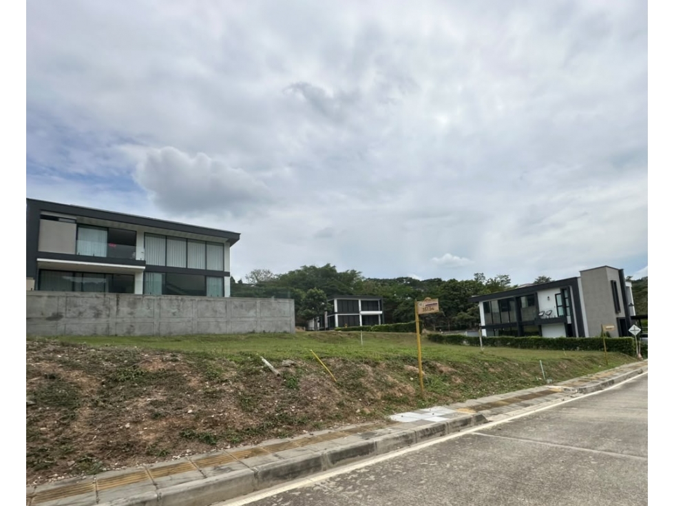 VENDO LOTE EN CONDOMINIO RESORT RUITOQUE BAJO - 352 m2 - $515 MILLONES - 4
