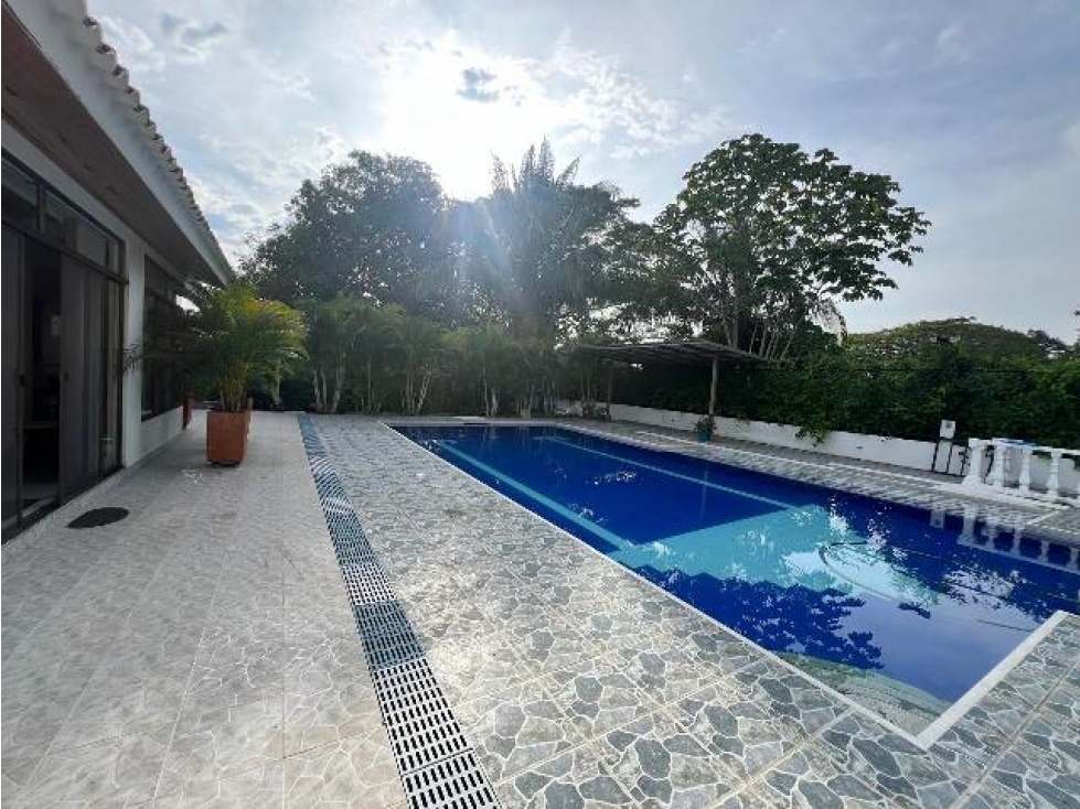 VENDO CASA COND. PRIVADO MELGAR - 240M2 + Z. PISCINA - $1.100 MILL - 2
