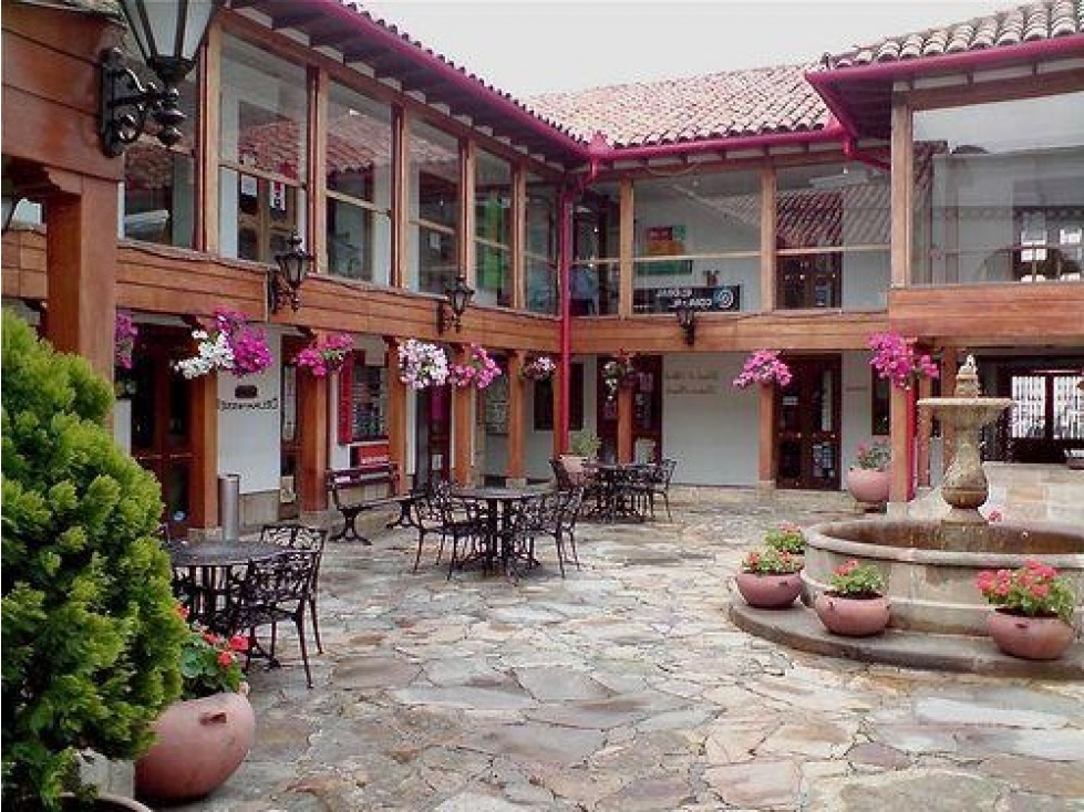 LOCAL HACIENDA STA BARBARA - VTA.1400 MILL - ARR 12 MILL + ADMIN.