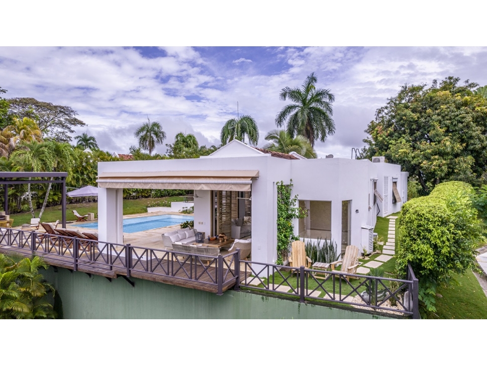 VENDO CASA PEÑALISA - 323 m2 + area de piscina 32 m2 - $2200 MILLONES