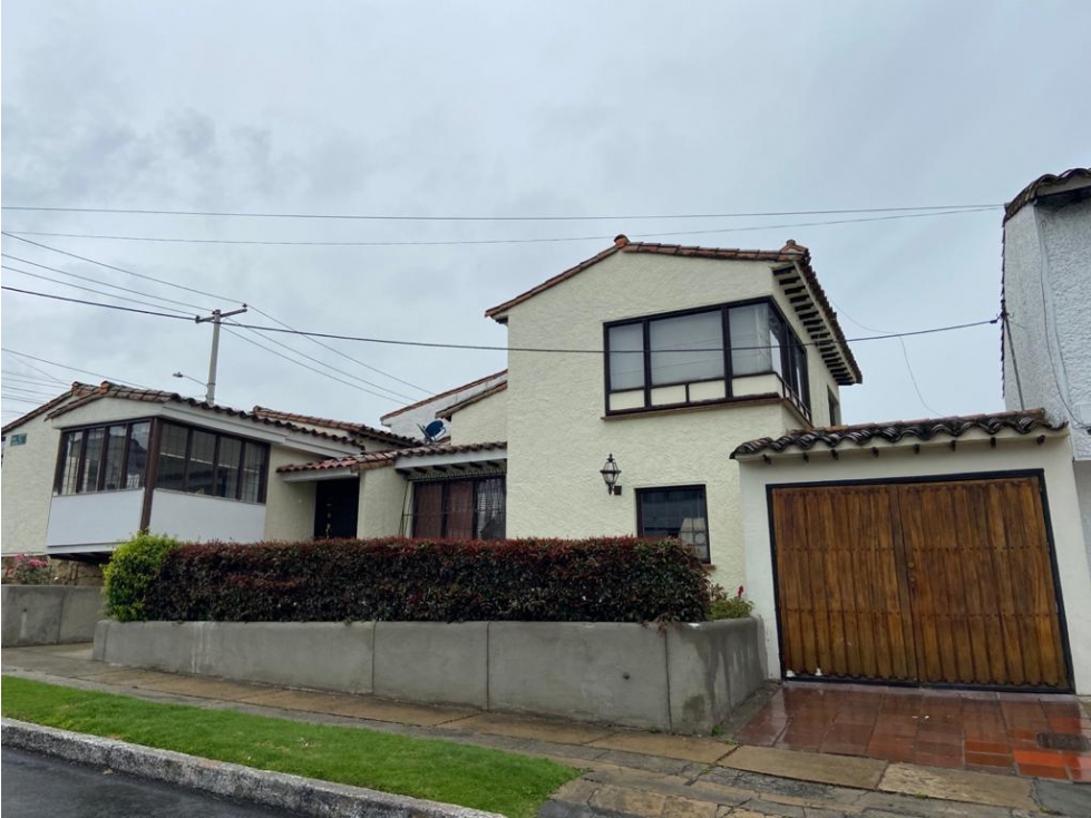 VENDO CASA NIZA NORTE - 258 M2 - 3 HAB + ESTUDIO - $1500 MILLONES
