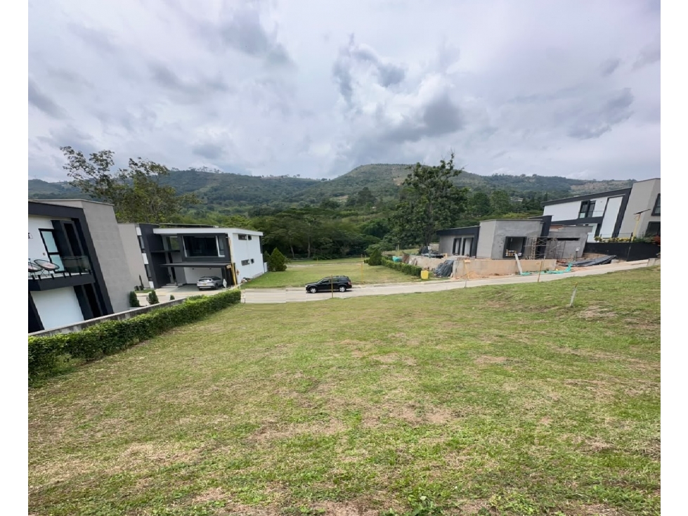VENDO LOTE EN CONDOMINIO RESORT RUITOQUE BAJO - 352 m2 - $515 MILLONES - 2