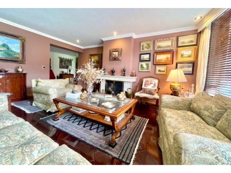VENDO APTO LA CAROLINA - *211 M2 $ 1.700 MM