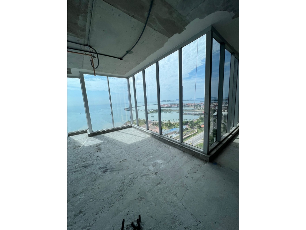 SE VENDE OFICINA AVE. BALBOA TORRE BOC INTERPLUS 166M 3 PARKING YG — foto 2