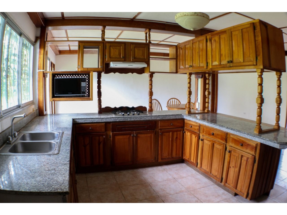 BOQUETE / ALTO BOQUETE / 1800M2 / 3 HABITACION / TOTALMENTE CERCADA - 5