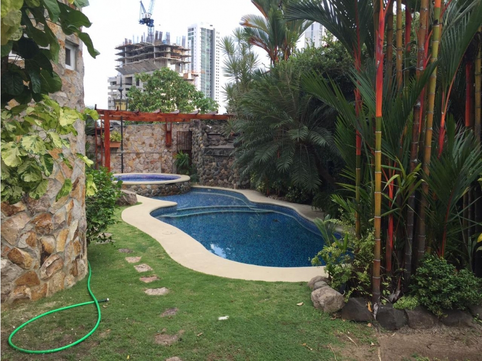 SAN FRANCISCO / LOMA ALEGRE / 2 NIVELES / PISCINA / 947M2 — foto 2