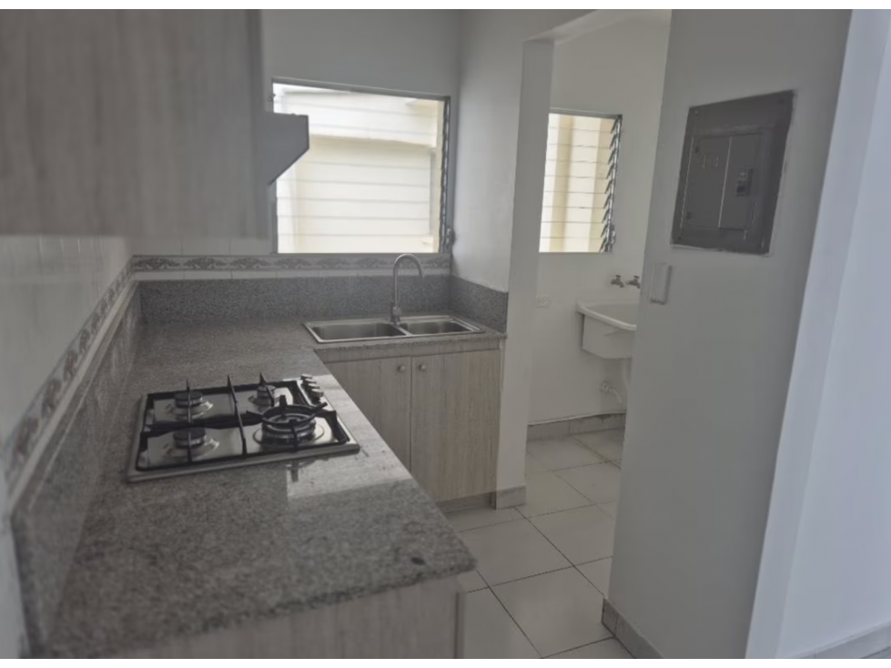 CONDADO DEL REY / TORRES DE TOSCANA II / 92M / 3 HABITACIONES JC — foto 2