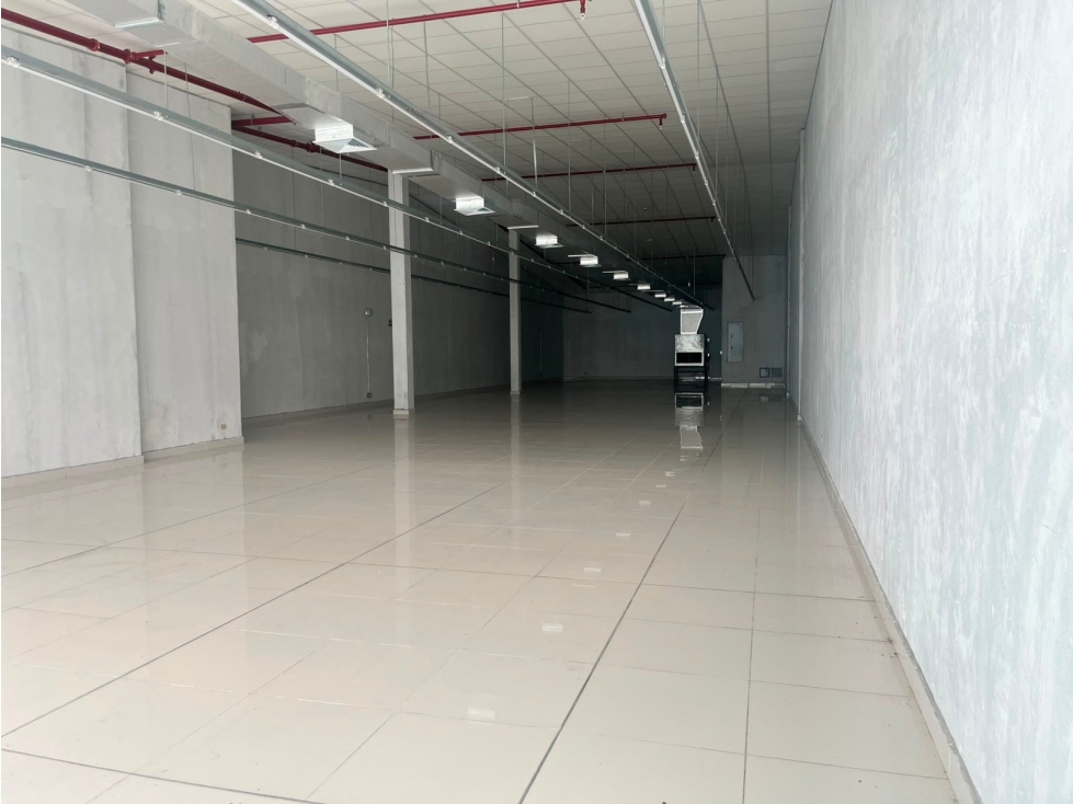 SE ALQUILA AMPLIO LOCAL COMERCIAL EN COSTA SUR 563 M2 PLANTA BAJA