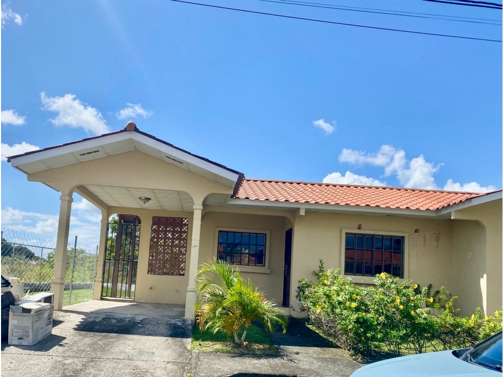 COCLE / ANTON / 3 HABITACIONES / 374 M2 / 2 BAÑOS / CON TERRAZA
