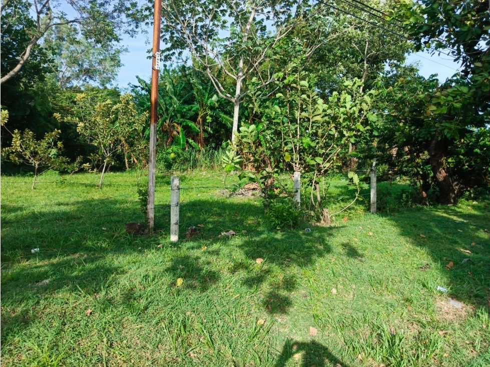 CHAME / LAS LAJAS / 900 M2 / AMPLIO TERRENO / SOBRE VIA ASFALTADA