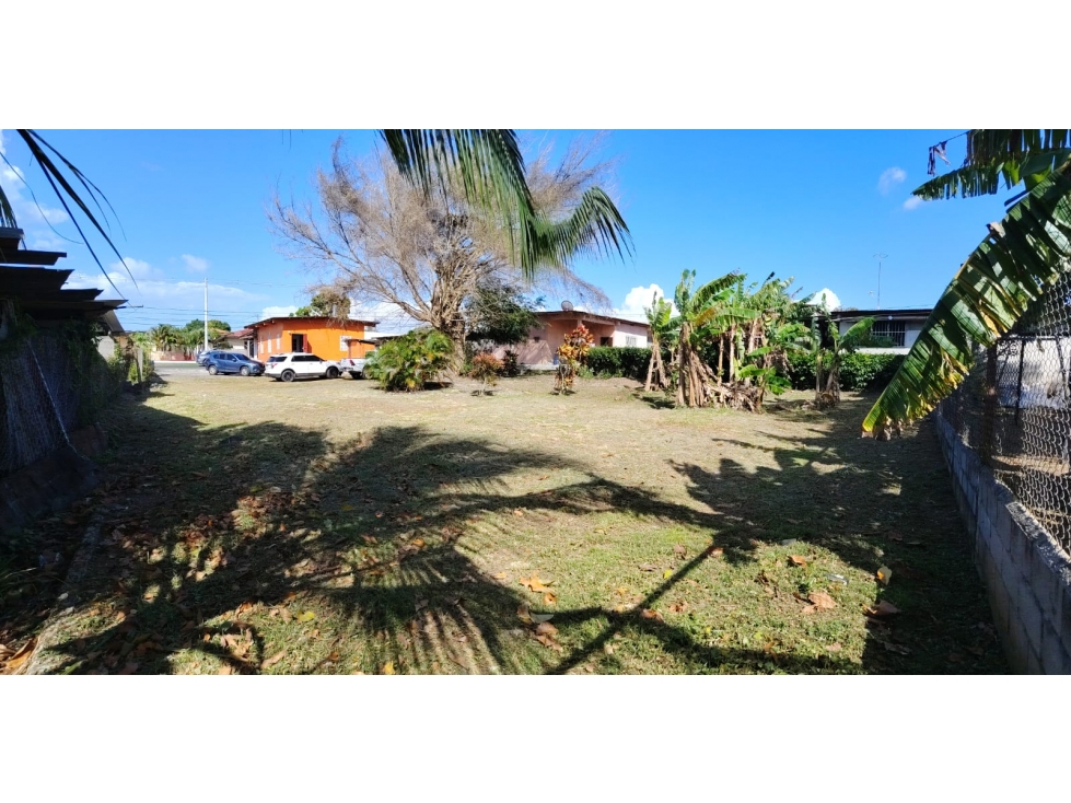 CHORREA / BARRIO COLON / 1025 M2 / TERRENO / CON ZONAS VERDES - 1