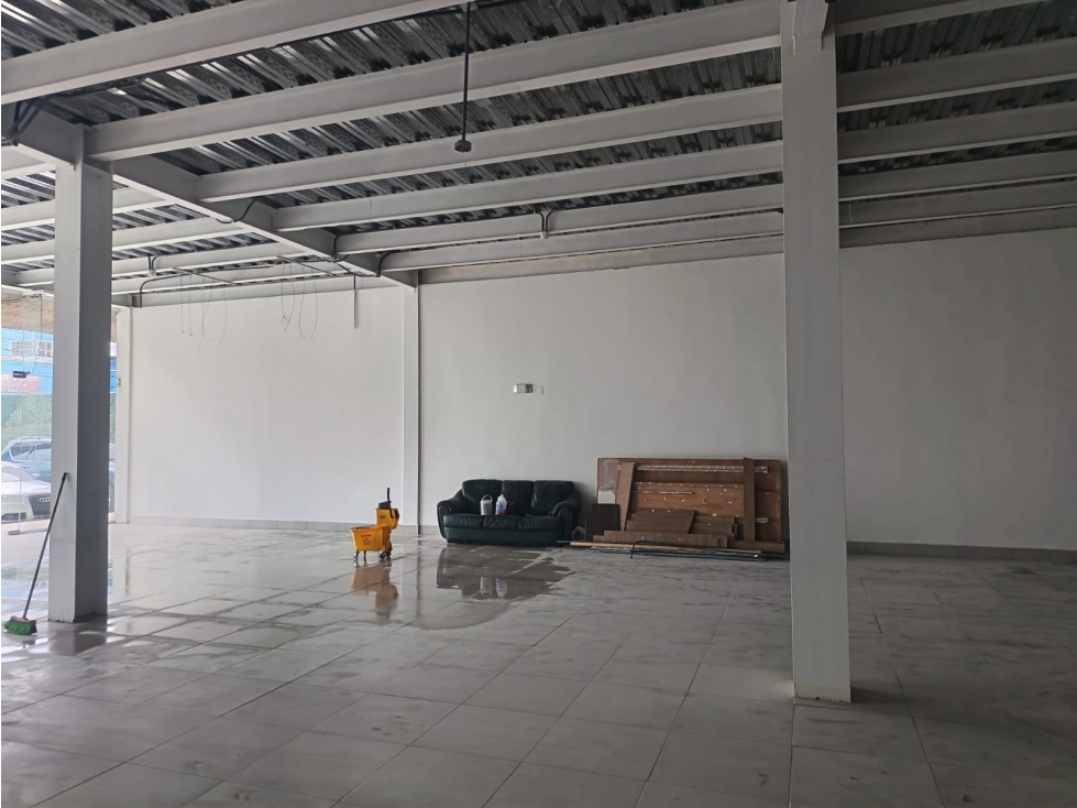 PLAZA DEL ESTE CENTER / LLANO BONITO / 550M / GALERA CON LOCAL - 4