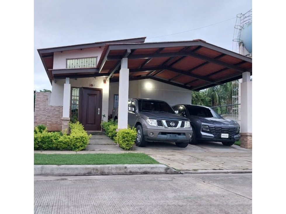 SE VENDE CASA EN ARRAIJAN RES. VISTA VERDE 3 HABITACIONES EN ESQUINA