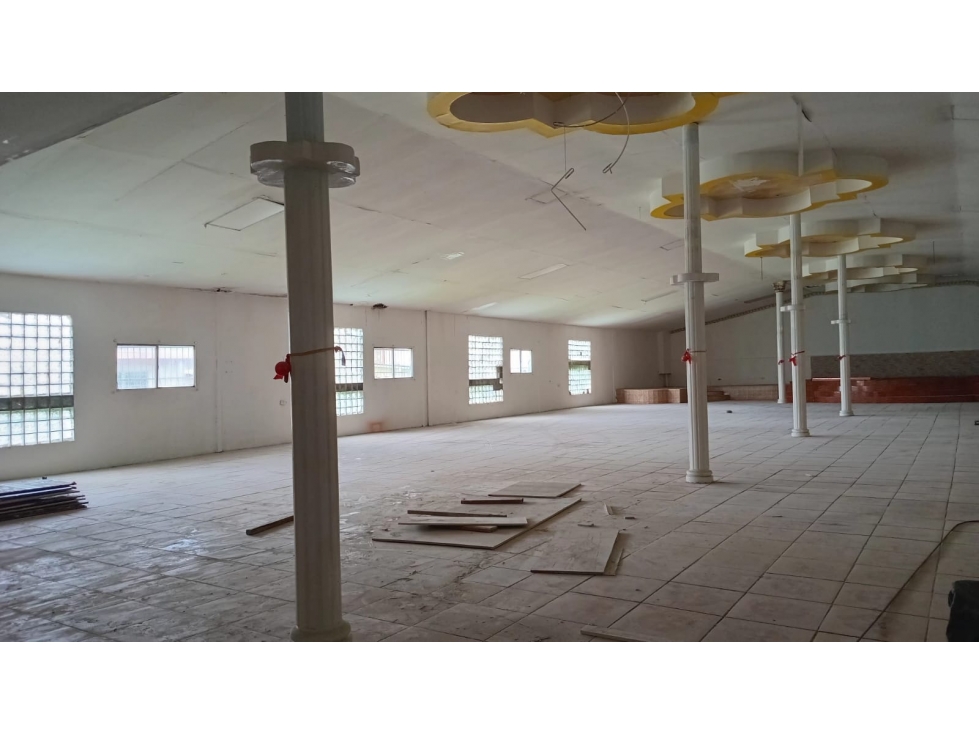 SE VENDE GALERA RIO ABAJO / BODEGA / 900M / CON OFICINA JC - 3