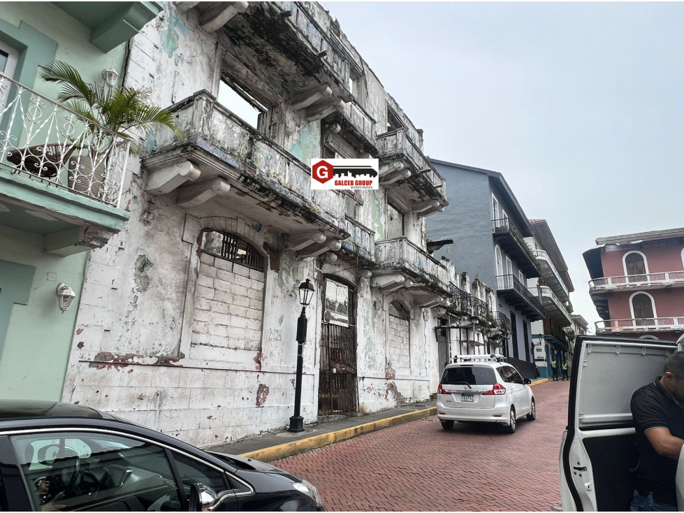 SE VENDE TERRENO EN CASCO VIEJO FRENTE A VIA IDEAL PARA INVERSION