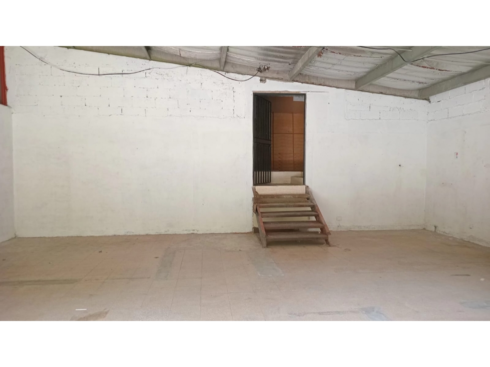 PEDREGAL / EL PARADOR / GALERA COMERCIAL / 245M2 / SOBRE VIA - 5