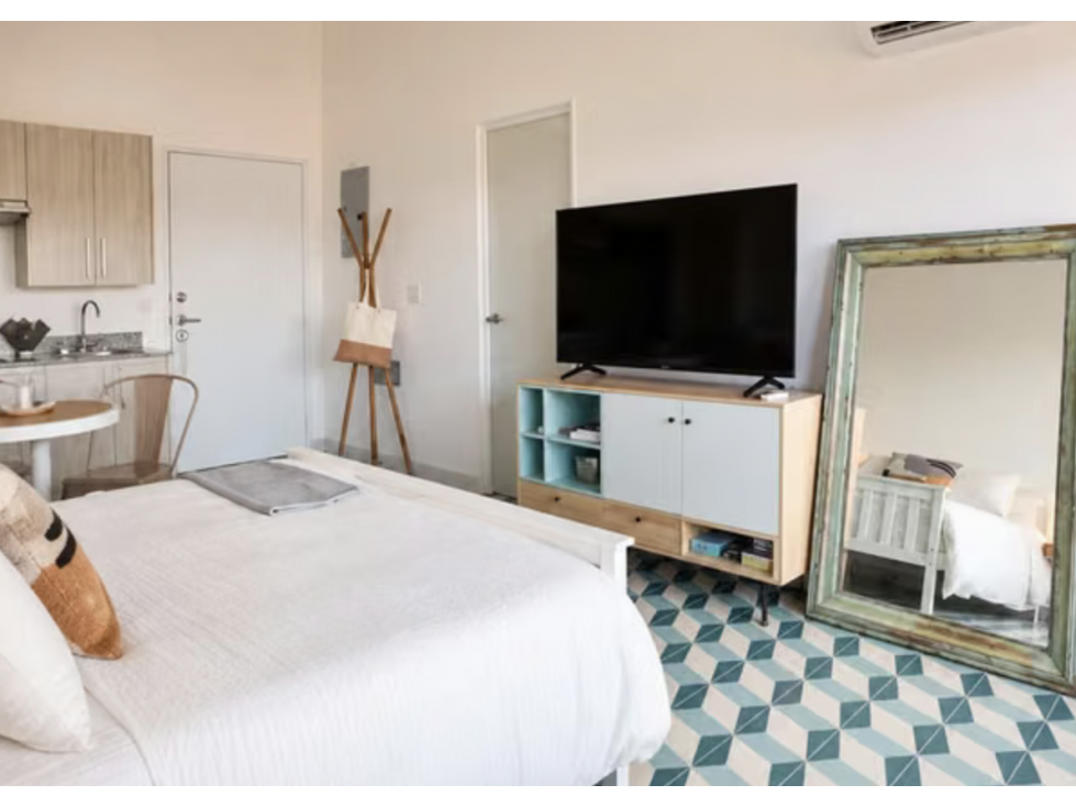 SE VENDE APARTAMENTO CASCO ANTIGUO LA MANZANA 32M AMOBLADO
