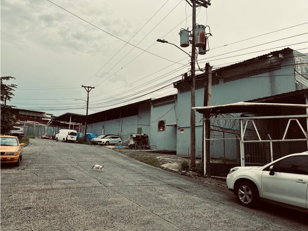 TRANSISTMICA / GALERA / URBANIZACION INDUSTRIAL ORILLAC / 3700M2