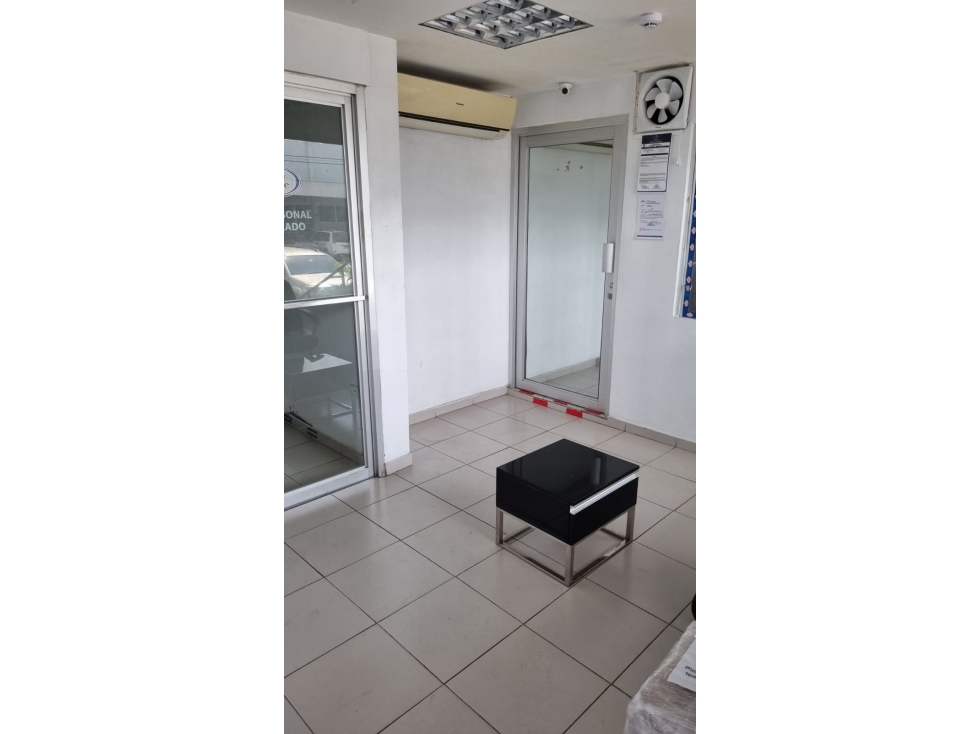 JUAN DIAZ / NEGOCIABLE / GALERA EN URB INDUSTRIAL / 4400 M2 — foto 2