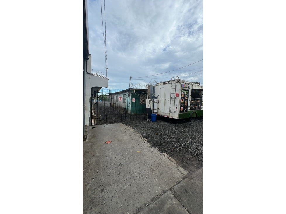 LOCAL / LA CHORRERA / IDEAL PARA FOOD TRUCK / 339M2 — foto 2