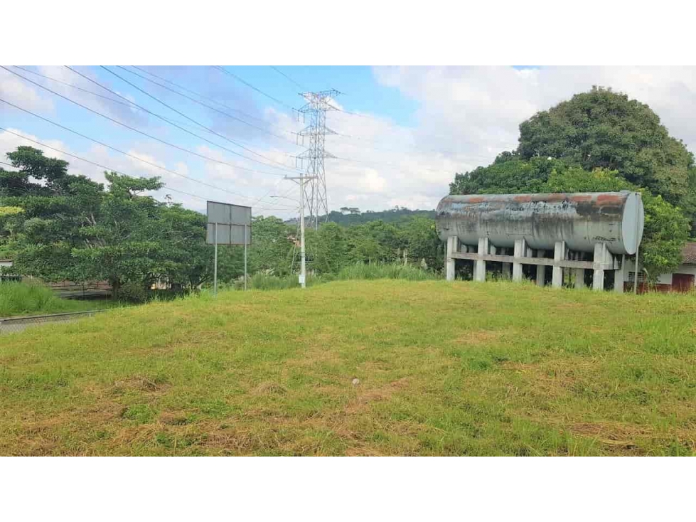 TERRENO / MAÑANITAS / IDEAL PARA COMERCIO / 860M2 / YG — foto 2
