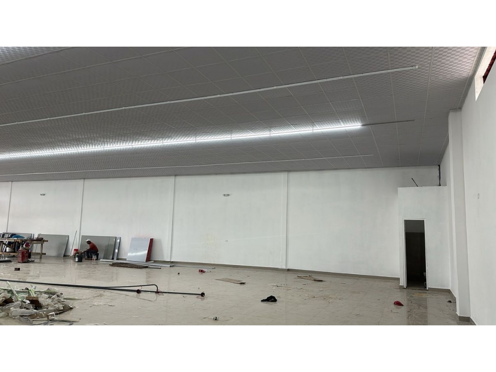 SE ALQUILA LOCAL EN ALTO DE PRADERA 1000 M2 IDEAL SUPER MARKET — foto 5
