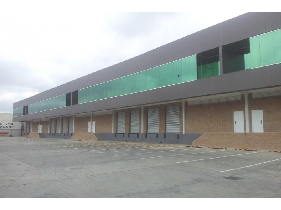 SE VENDE GALERA DE 1603M EN PARQUE INDUSTRIAL MILLA 8 CON MEZANINNE
