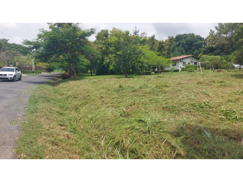 TERRENO / CORONADO / 1,198 M2 / LOTE PLANO / DENTRO DEL CLUB