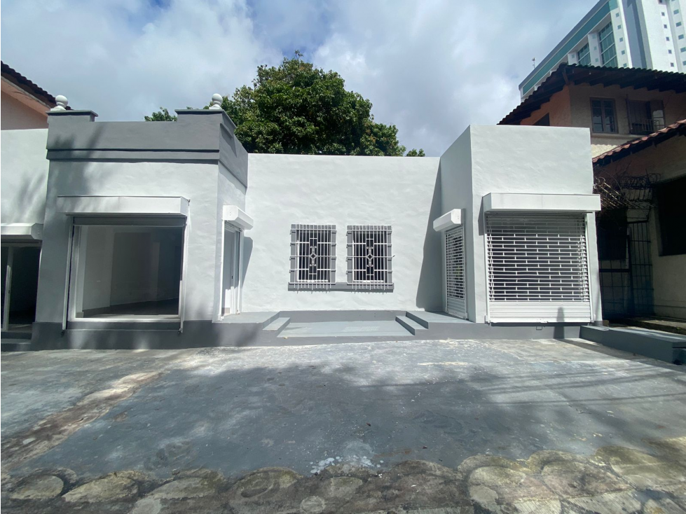 LOCAL / BELLA VISTA / 75M / SOBRE AVENIDA PRINCIPAL / A ESTRENAR