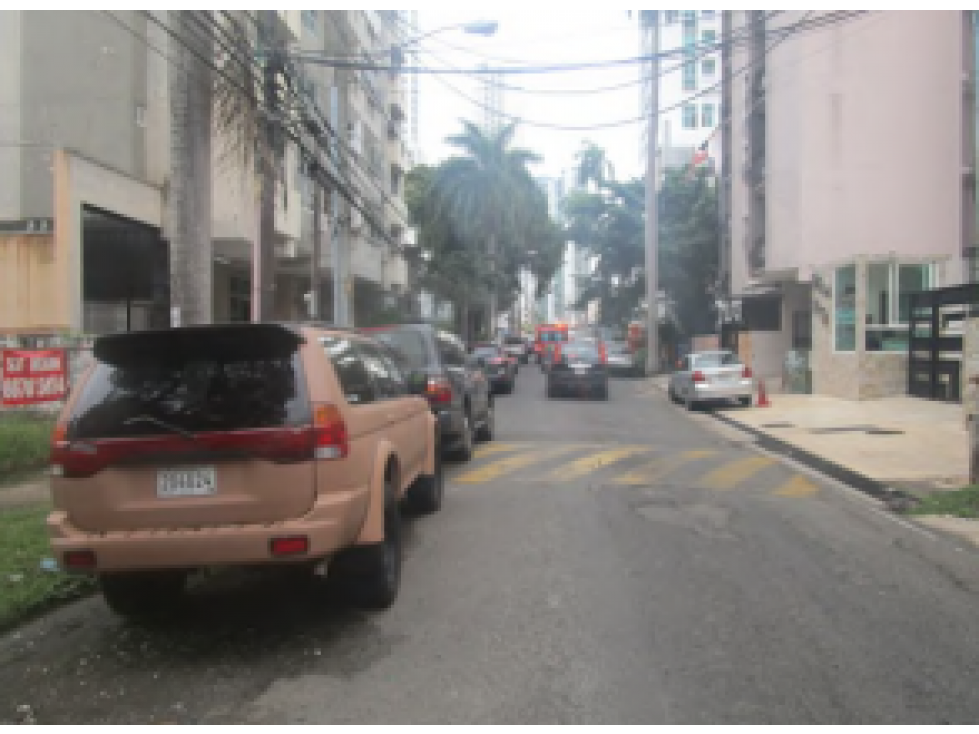 SE VENDE TERRENO COMERCIAL PLANO EN BELLA VISTA DE 703M — foto 2