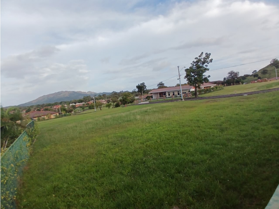 CHAME / EL CELAJE / TERRENO PLANO / 708 M / AG