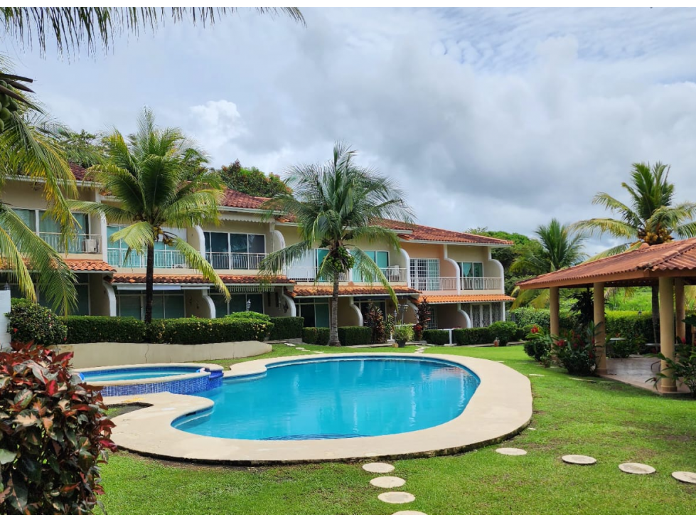 SE VENDE CASA EN VILLAS DE BOSQUEMAR MALIBU CON TERRAZA Y PISCINA