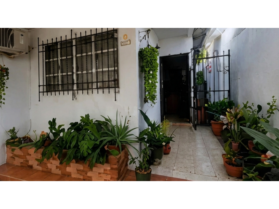SE VENDE CASA BOULEVARD SAN ANTONIO 203M 4 HABITACIONES 3 BAÑOS — foto 2