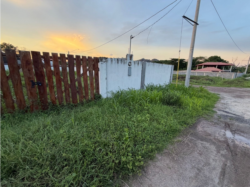 SE VENDE TERRENO EN GORGONA PLAYA MALIBÚ CON MURO PERIMETRAL