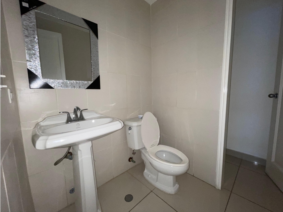 BELLA VISTA / PLAZA COWES / 100M / 1 BAÑO / COCINA / SEGUNDO NIVEL — foto 2